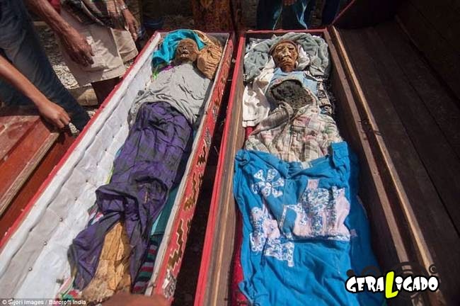 O macabro ritual dos mortos na Indonésia O macabro ritual dos mortos na Indonésia