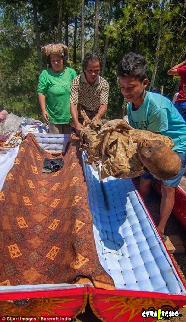 O macabro ritual dos mortos na Indonésia O macabro ritual dos mortos na Indonésia