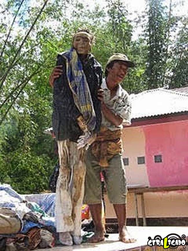 O macabro ritual dos mortos na Indonésia O macabro ritual dos mortos na Indonésia