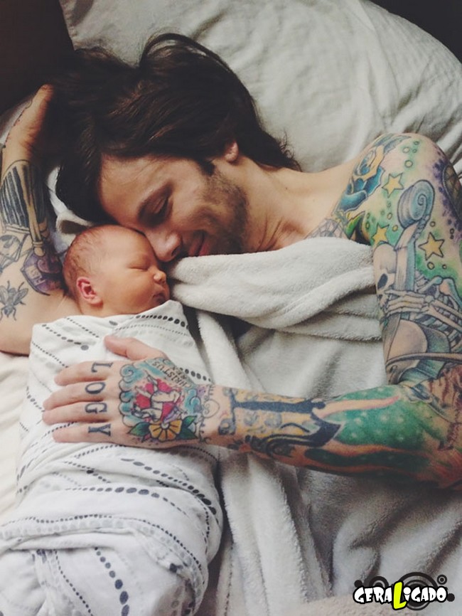 Imagens de lindos bebês com seus pais tatuados10
