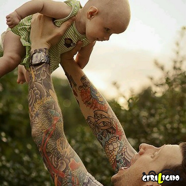 Imagens de lindos bebês com seus pais tatuados16