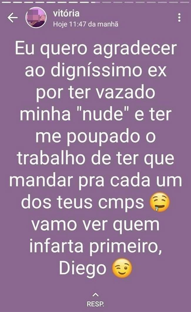 Meu ex vazou minha nude para os amigos e eu peguei todos eles, de vingança