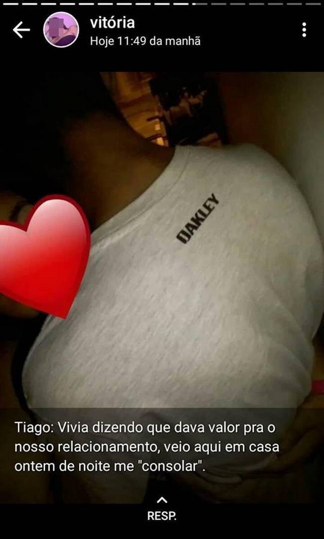 Meu ex vazou minha nude para os amigos e eu peguei todos eles, de vingança2