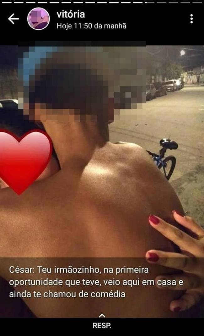 Meu ex vazou minha nude para os amigos e eu peguei todos eles, de vingança3