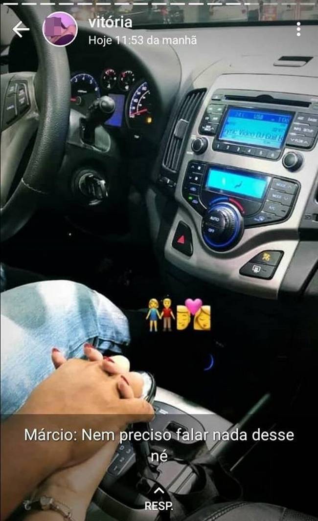 Meu ex vazou minha nude para os amigos e eu peguei todos eles, de vingança7