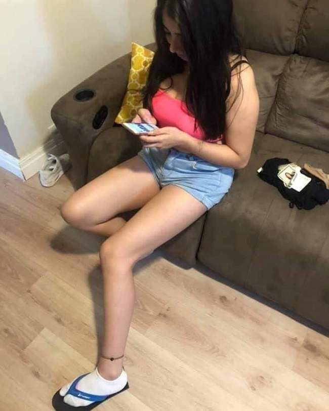 E minha namorada que cortou meu chinelo pra ficar no tamanho do pé dela1