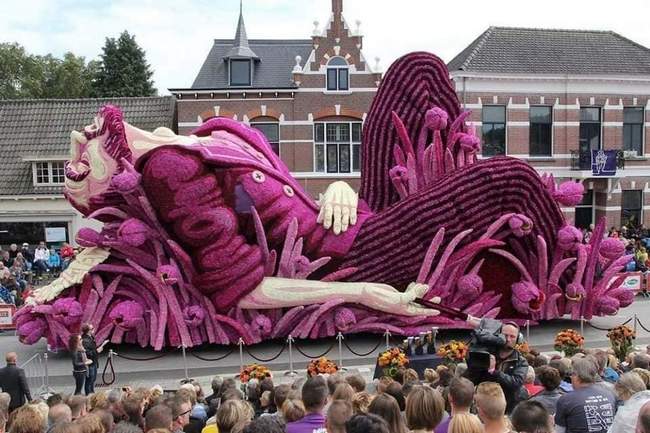 Holanda, As incríveis esculturas do maior desfile de flores do mundo.