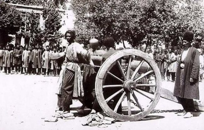 5. Execução por canhão, Shiraz, Irã, década de 1890