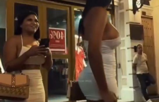 Vida noturna da rua em Cartagena – Colômbia
