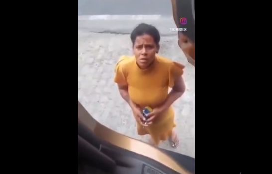 Deixa eu entrar Dou o cuzin e dou tudo!